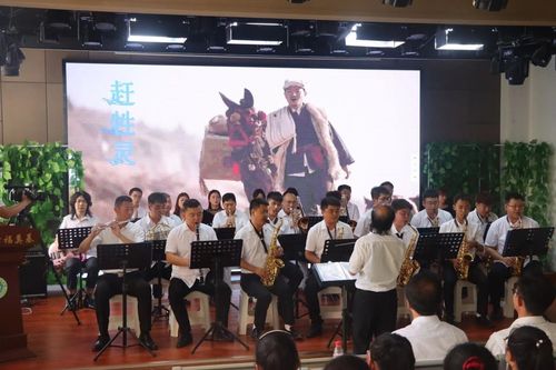 高雅藝術潤童心，管樂之聲傳校園——榆林學院管樂團走進高新二小藝術交流活動側記